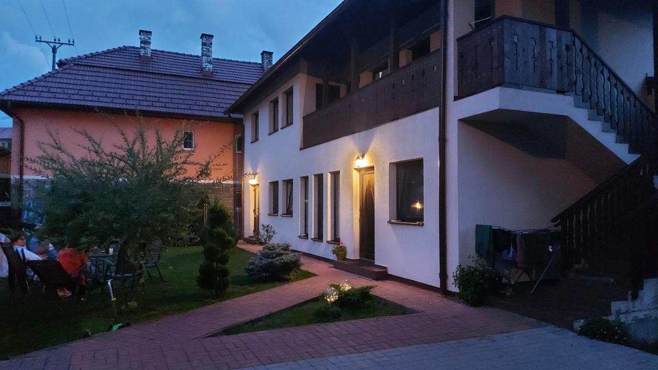 Salt Holiday Apartamento Praid Exterior foto