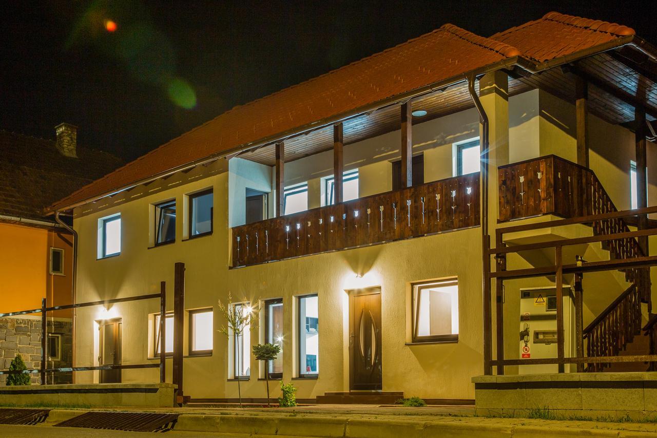 Salt Holiday Apartamento Praid Exterior foto